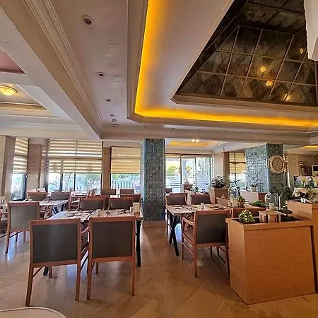 Perlo Hotel 3*
