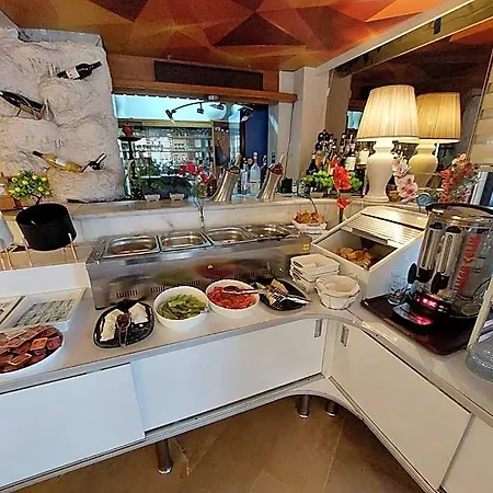 Perlo Hotel 3*