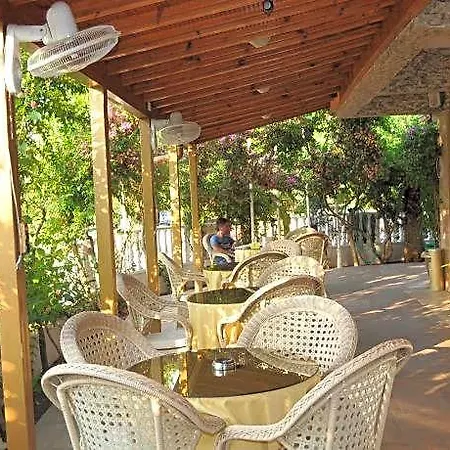 Perlo Hotel 3*